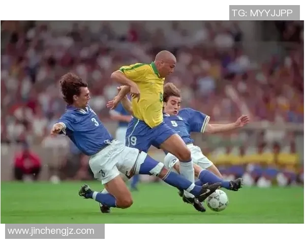 意大利足球明星在欧洲杯的辉煌历程与传奇瞬间回顾