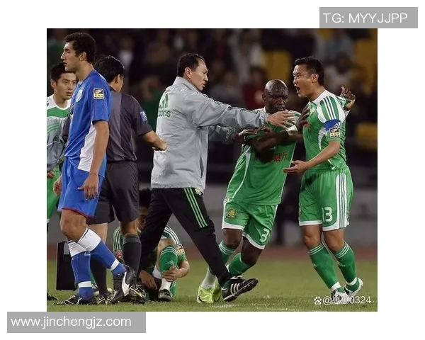 足球明星巅峰对决瞬间尽显风采与激情的精彩瞬间回顾 足球明星巅峰对决瞬间尽显风采与激情的精彩瞬间回顾